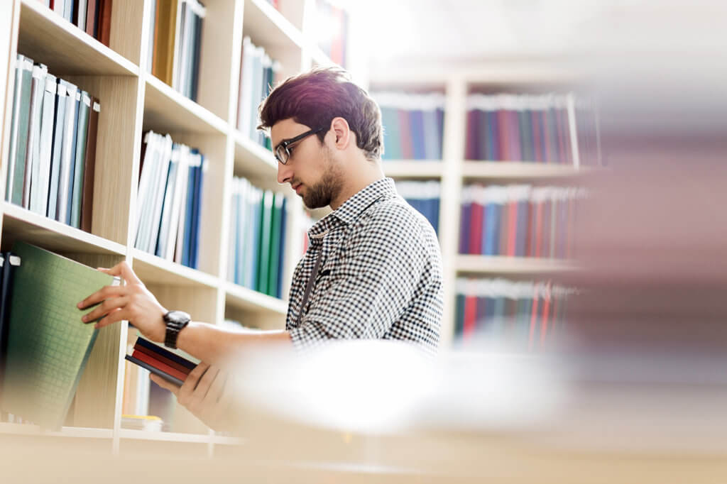 recherche document dans un centre de documentation